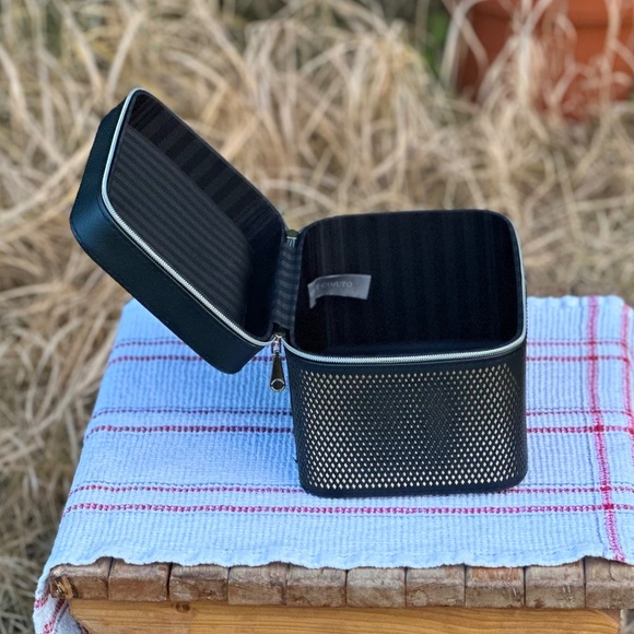 Makeup and Jewelry Organizer - Picture 3 of 16